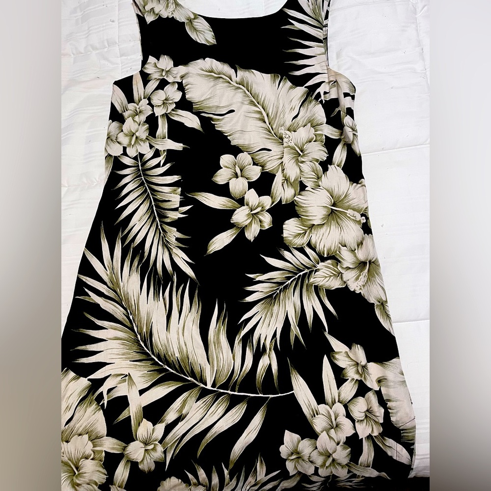 Woman’s Tommy Bahama silk dress